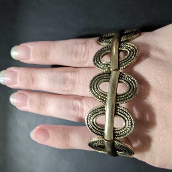 Brass Tone Oval Stretchy Elastic Statement Bracelet - Picture 3 of 4